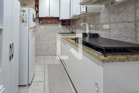 Cozinha de apartamento para alugar com 5 quartos, 160m² em Jardim Las Palmas, Guarujá