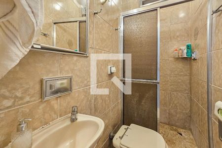 Banheiro da Suíte 4 de apartamento para alugar com 5 quartos, 160m² em Jardim Las Palmas, Guarujá