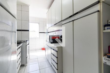 Cozinha de apartamento para alugar com 3 quartos, 90m² em Jardim Patente, São Paulo