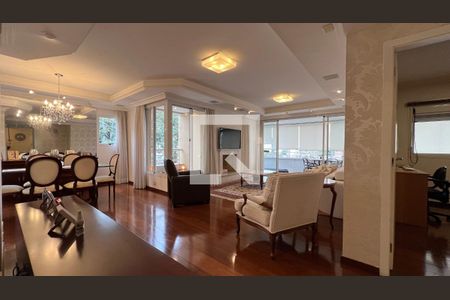 Sala de TV de apartamento à venda com 4 quartos, 218m² em Paraíso, São Paulo