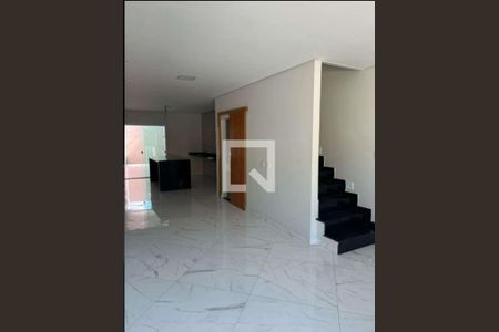 Casa à venda com 3 quartos, 200m² em Vila Carrão, São Paulo