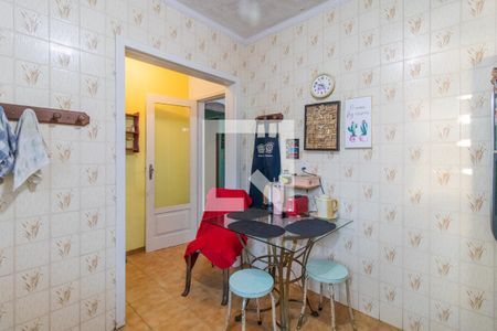 Cozinha de casa à venda com 5 quartos, 129m² em Teresópolis, Porto Alegre