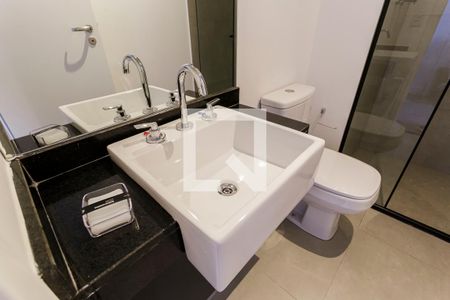 Banheiro de kitnet/studio à venda com 1 quarto, 24m² em Indianópolis, São Paulo