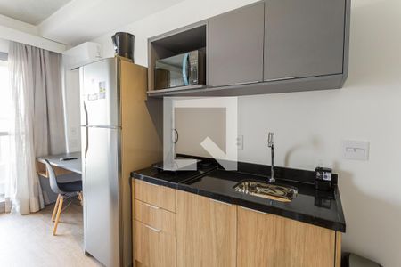 Cozinha de kitnet/studio à venda com 1 quarto, 24m² em Indianópolis, São Paulo