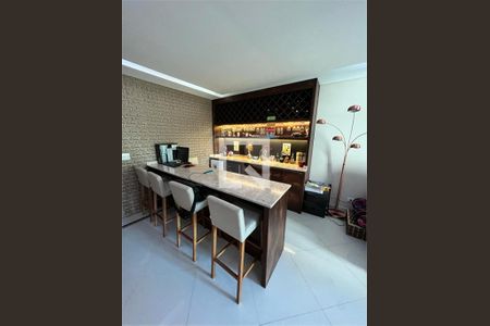 Casa à venda com 3 quartos, 220m² em Vila Mangalot, São Paulo