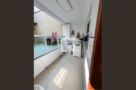 Casa à venda com 3 quartos, 220m² em Vila Mangalot, São Paulo