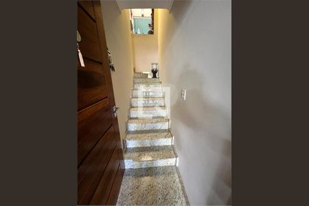 Casa à venda com 3 quartos, 220m² em Vila Mangalot, São Paulo