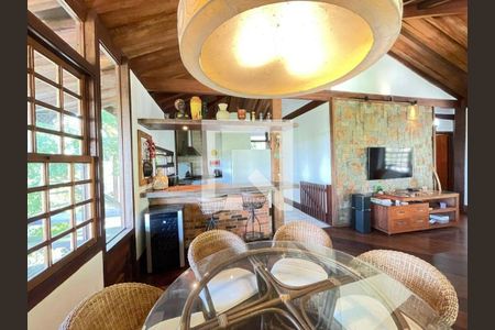 Casa à venda com 3 quartos, 209m² em Maceio, Niterói