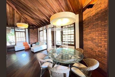 Casa à venda com 3 quartos, 209m² em Maceio, Niterói