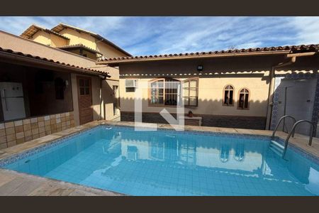 Casa à venda com 3 quartos, 296m² em Itaipu, Niterói