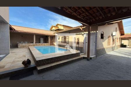 Casa à venda com 3 quartos, 296m² em Itaipu, Niterói