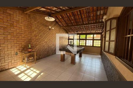 Casa à venda com 3 quartos, 296m² em Itaipu, Niterói