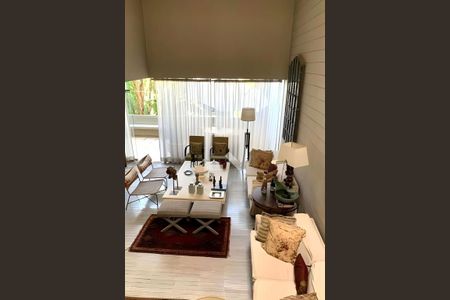 Casa à venda com 3 quartos, 340m² em Campo Belo, São Paulo