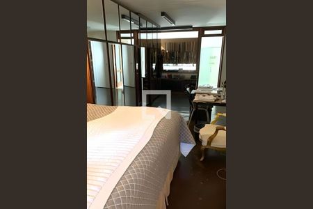 Casa à venda com 3 quartos, 340m² em Campo Belo, São Paulo