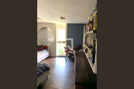 Casa à venda com 3 quartos, 340m² em Campo Belo, São Paulo