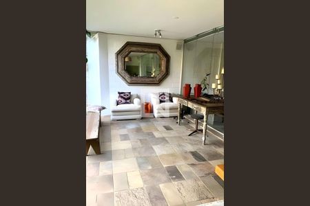 Casa à venda com 3 quartos, 340m² em Campo Belo, São Paulo