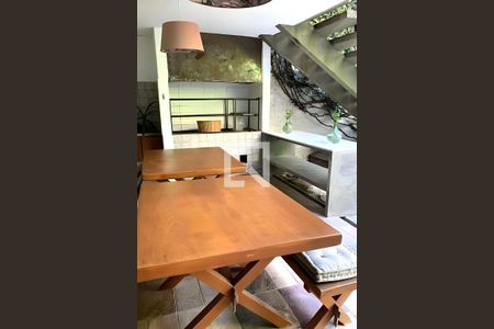 Casa à venda com 3 quartos, 340m² em Campo Belo, São Paulo