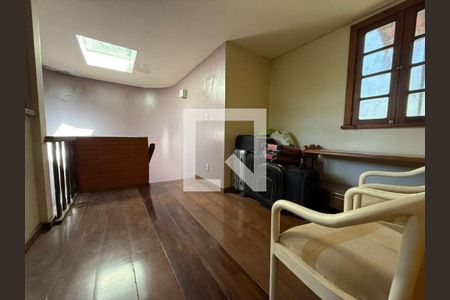 Casa à venda com 3 quartos, 200m² em Maria Paula, Niterói