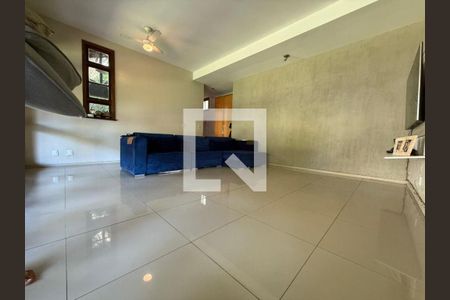 Casa à venda com 3 quartos, 200m² em Maria Paula, Niterói