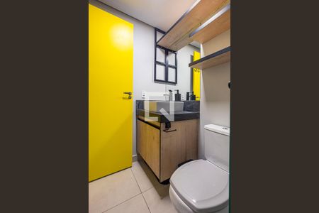 Banheiro de kitnet/studio à venda com 1 quarto, 28m² em Pinheiros, São Paulo