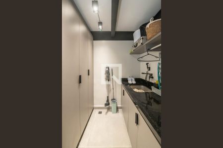 Lavanderia de casa à venda com 4 quartos, 205m² em Vila Cordeiro, São Paulo