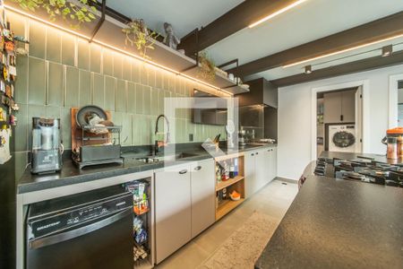 Cozinha de casa à venda com 4 quartos, 205m² em Vila Cordeiro, São Paulo