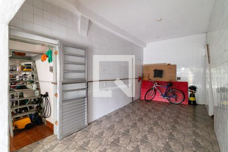 Garagem de casa à venda com 5 quartos, 340m² em Vila Anglo Brasileira, São Paulo