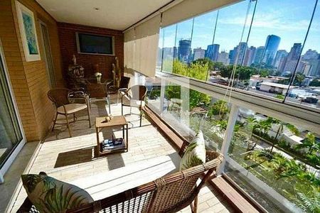 Apartamento à venda com 2 quartos, 130m² em Vila Nova Conceição, São Paulo