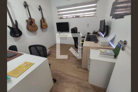 Foto 15 de casa à venda com 4 quartos, 211m² em Vila Nogueira, Campinas