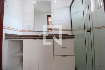 Banheiro da suíte 1 de apartamento para alugar com 3 quartos, 256m² em Pechincha, Rio de Janeiro