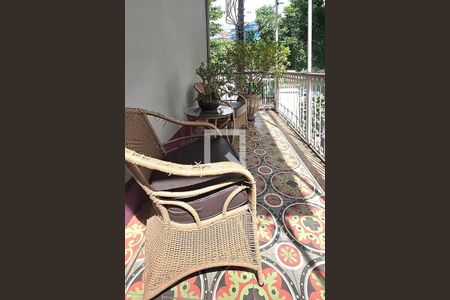 Apartamento à venda com 3 quartos, 104m² em Funcionários, Belo Horizonte