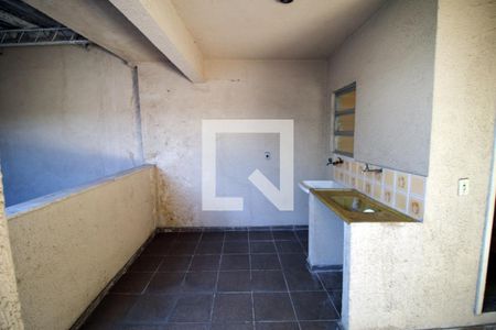 Área de Serviço de casa para alugar com 4 quartos, 480m² em Olaria, Rio de Janeiro