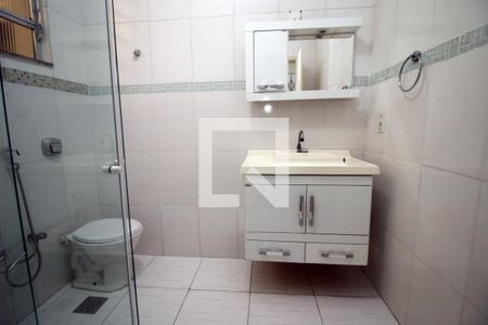 Banheiro Social de casa para alugar com 4 quartos, 480m² em Olaria, Rio de Janeiro
