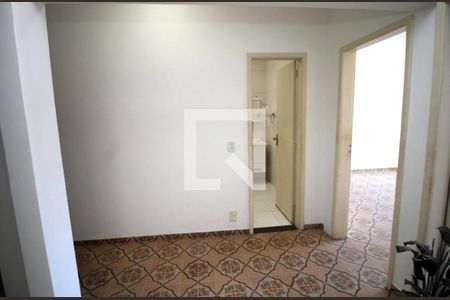 Ante sala de casa para alugar com 4 quartos, 480m² em Olaria, Rio de Janeiro