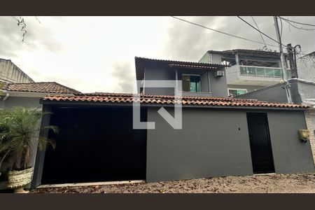 Fachada de casa à venda com 3 quartos, 140m² em Vargem Grande, Rio de Janeiro