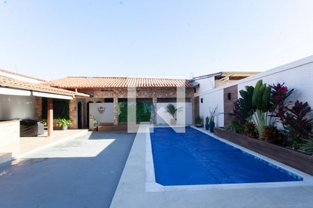 Piscina de casa à venda com 4 quartos, 354m² em Heliópolis, Belo Horizonte