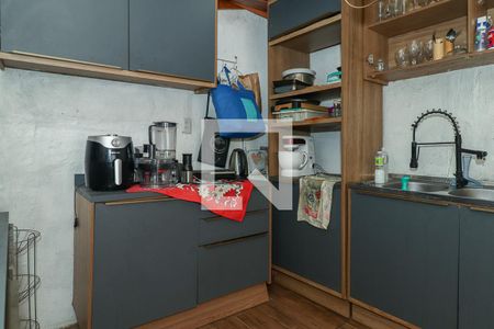Cozinha de apartamento à venda com 2 quartos, 70m² em Passo D’areia, Porto Alegre