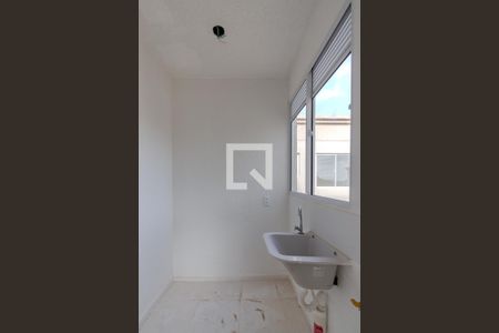 Cozinha e Área de Serviço de apartamento à venda com 2 quartos, 41m² em Ipanema, Porto Alegre