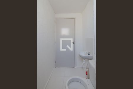 Banheiro de apartamento à venda com 2 quartos, 41m² em Ipanema, Porto Alegre