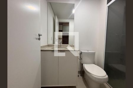 Banheiro de kitnet/studio para alugar com 1 quarto, 28m² em Pinheiros, São Paulo