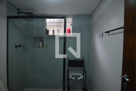 Banheiro Social de casa à venda com 5 quartos, 340m² em Vila Camilópolis, Santo André