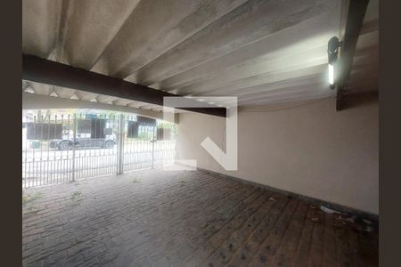 Garagem de casa à venda com 3 quartos, 240m² em Socorro, São Paulo