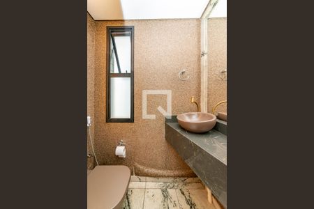 Lavabo de apartamento para alugar com 4 quartos, 140m² em Belvedere, Belo Horizonte