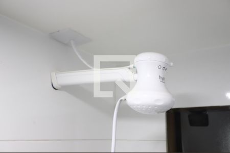 Banheiro de kitnet/studio para alugar com 1 quarto, 23m² em Jardim Marcato, Suzano