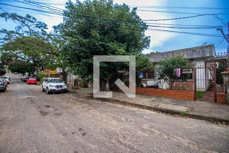 Fachada de casa à venda com 3 quartos, 300m² em Passo das Pedras, Porto Alegre