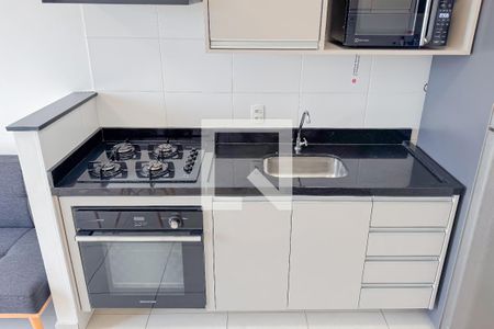 Cozinha de apartamento para alugar com 1 quarto, 27m² em Jardim da Gloria, São Paulo