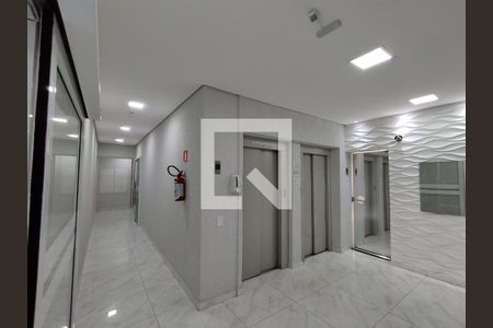 Hall de entrada de apartamento para alugar com 2 quartos, 52m² em Parque Bristol, São Paulo