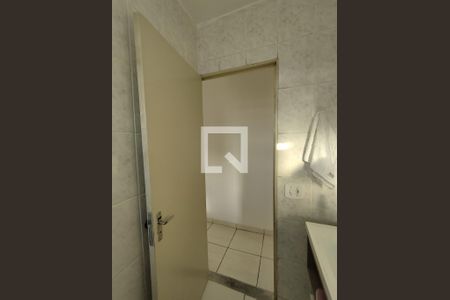 Banheiro de apartamento para alugar com 2 quartos, 52m² em Parque Bristol, São Paulo