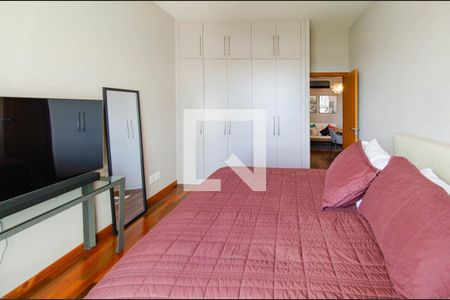 Quarto de apartamento à venda com 1 quarto, 77m² em Belvedere, Belo Horizonte
