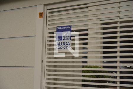 Fachada e placa de apartamento para alugar com 2 quartos, 69m² em Vila Alzira, Santo André
